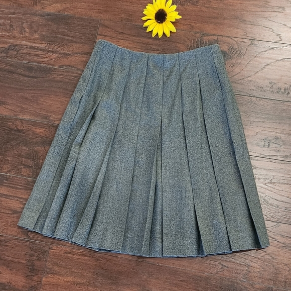 Gucci Dresses & Skirts - GUCCI PLEATED WOOL/CASHMERE SKIRT